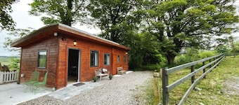 Scenic Countryside Cabin: Romantic & Pet-Friendly