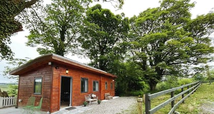 Scenic Countryside Cabin: Romantic & Pet-Friendly