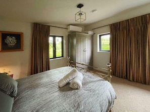 1 bedroom, iron/ironing board, Internet, bed sheets