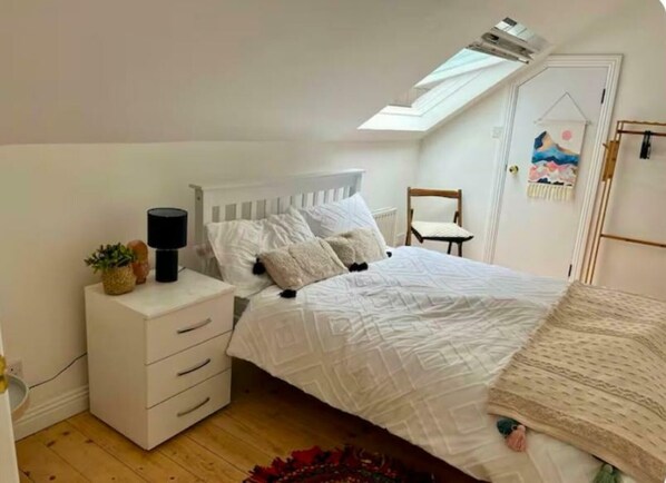 2 Schlafzimmer, Bügeleisen/Bügelbrett, Internetzugang, Bettwäsche