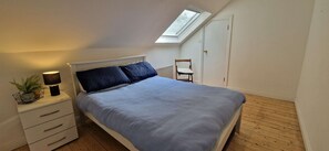 2 Schlafzimmer, Bügeleisen/Bügelbrett, Internetzugang, Bettwäsche