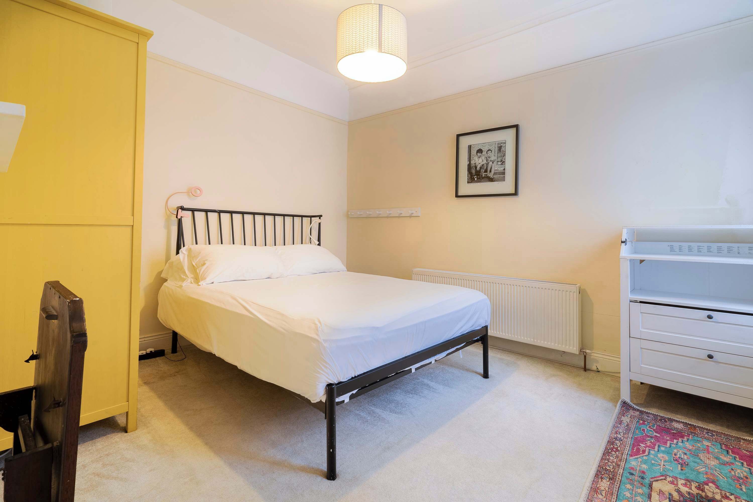 3 bedrooms, iron/ironing board, Internet, bed sheets