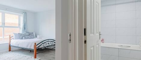 2 Schlafzimmer, Bügeleisen/Bügelbrett, Internetzugang, Bettwäsche