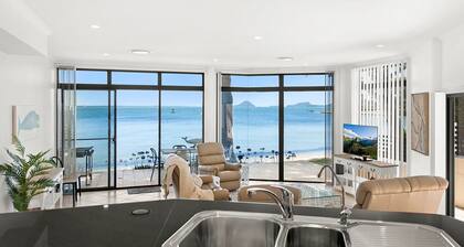 The Infinity Shore - Waterfront and Breathtaking Water Views