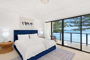 4 bedrooms, free WiFi, bed sheets