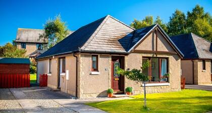 Birchwood Cottage is a three bedroom detached pet friendly property with enclosed garden with BBQ, b
