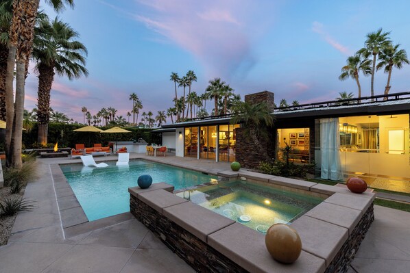 Et oppvarmet basseng