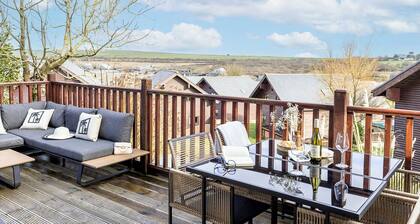 The Palm Tree Lodge | Spacious contemporary 2 bed