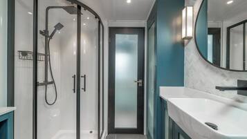 Apartment | Bathroom