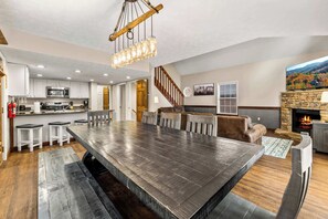 Dining - Cabin Stay for 16 Close to Pkwy w/Deck & Hot Tub! (Pigeon Forge)