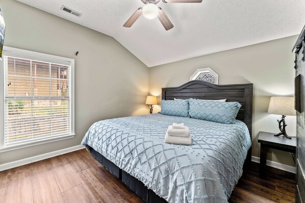 6 bedrooms, iron/ironing board, travel cot, WiFi