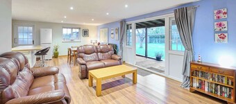 Host & Stay | Dovecote View