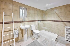 Bruser, hårtørrer, håndklæder, Shampoo