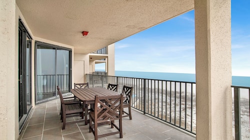 Beachfront 3BR!!  Next to Flora-Bama!  New Rental!