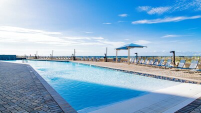 Beachfront 3BR!! Next door to the Flora-Bama!!