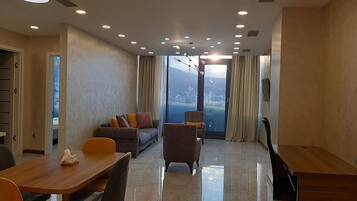 Standard Apartment, Mountain View | Living area