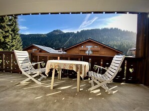 屋外ダイニングエリア