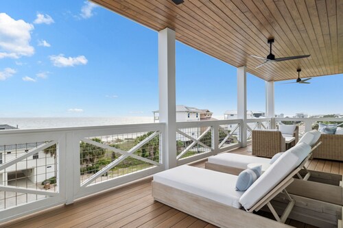 Dog-Friendly Gulf View Home with Pool