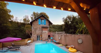 Mouline dans un écrin de verdure et piscine privée sans vis à vis