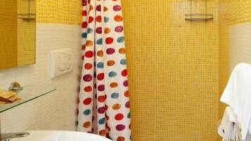 淋浴設備、提供毛巾、廁紙