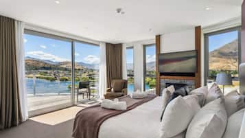 3 bedrooms, iron/ironing board, travel crib, WiFi