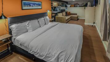 1 Schlafzimmer, Schreibtisch, BĂŒgeleisen/BĂŒgelbrett, Reisekinderbett