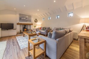 Télévision, cheminée