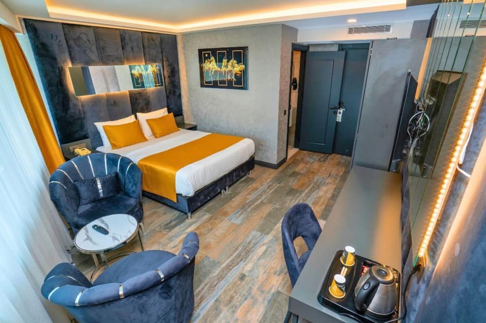 216 Silver Suite