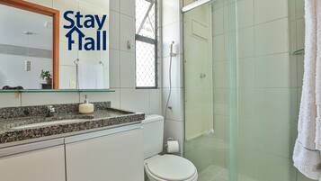 Apartment | Bathroom | Shower, towels