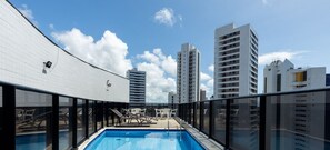 Basic-lejlighed | Pool | Udendørs pool, parasoller, liggestole