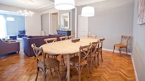 Dining - ELEGANT APARTMENT IN THE CENTER OF BARCELONA (Barcelona)
