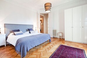 4 bedrooms, iron/ironing board, travel crib, free WiFi