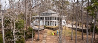 Everybody Loves Nobody`s Business