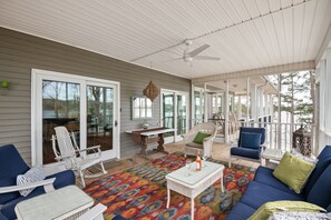 Smart TV, fireplace, video games, DVD player