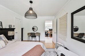 3 bedrooms, desk, iron/ironing board, free WiFi