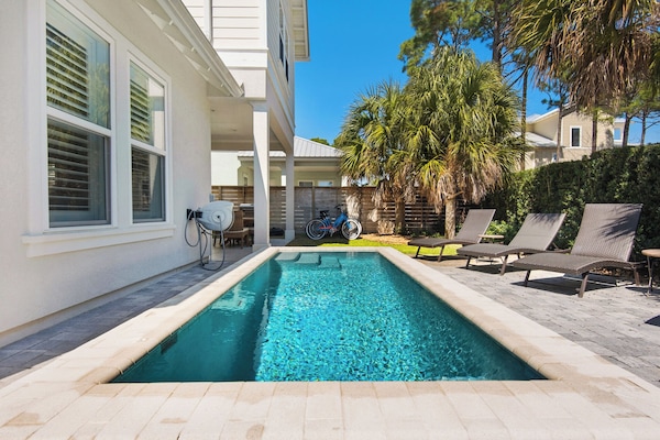 Private pool at Emerald Daze