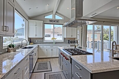 20% Off June 15-18! Walk To Beach, Amazing Views*