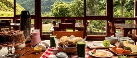 Desayuno completo incluido todos los días