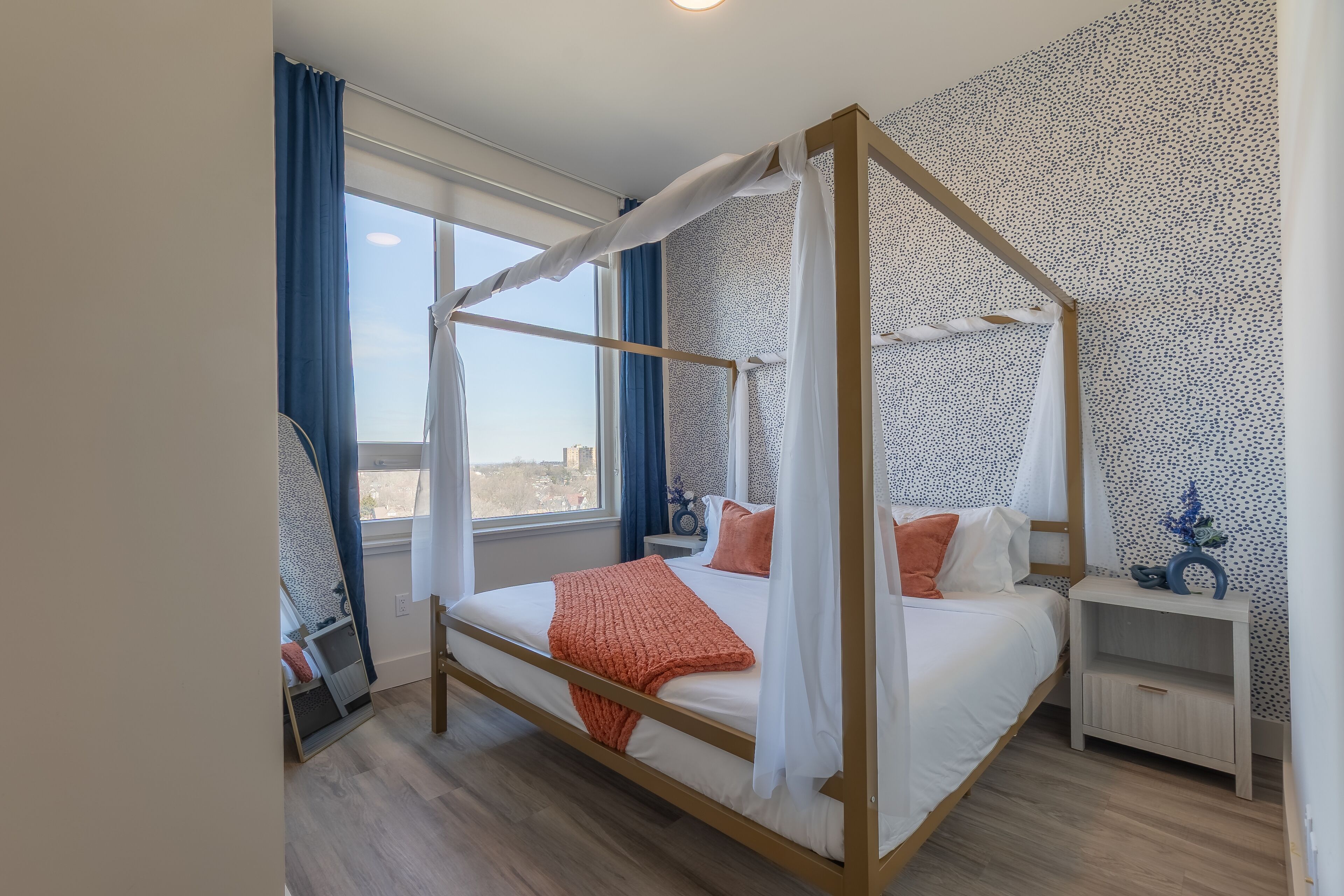 2 多间卧室、办公桌、熨斗/熨衣板、免费 WiFi