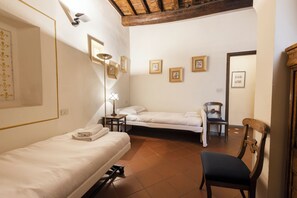 Comfort Apartment | 2 bedrooms, iron/ironing board, free WiFi - Dimora San Frediano by MMEga (Florence)