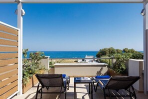 Property grounds - Adele Riva  : Queen Room with Sea View (Rethimno)