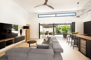 Living area - Villa Manaté with private pool and jacuzzi (GOSIER)