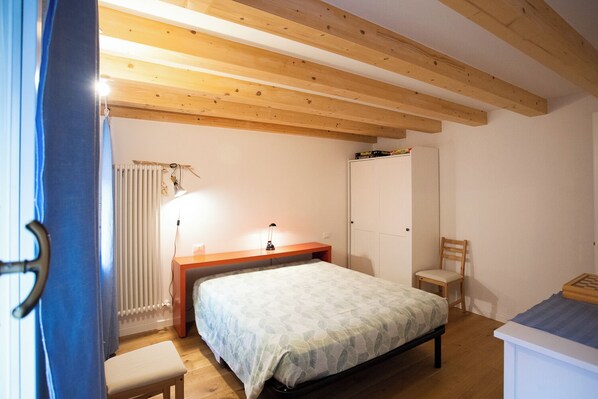 1 bedroom, iron/ironing board, bed sheets