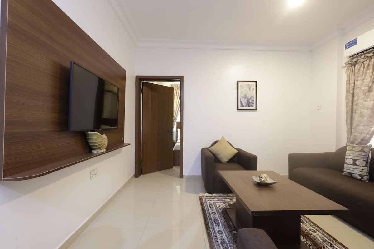 Appartamento Premium, 2 camere da letto, non fumatori, balcone | Area soggiorno | Smart TV 42 pollici con canali satellitari, Netflix