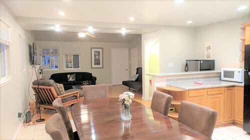 Enjoyable 6+bedroom house near Oakland Airport