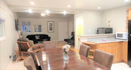 Enjoyable 6+bedroom house near Oakland Airport