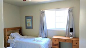 6 bedrooms, iron/ironing board, WiFi, bed sheets