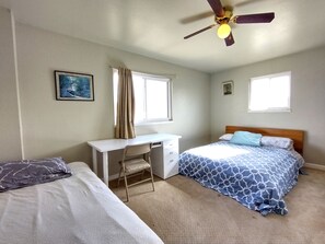 6 bedrooms, iron/ironing board, WiFi, bed sheets