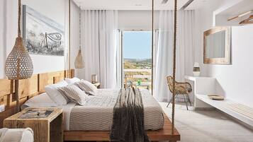 Suite with Sea View and Hot Tub - First Floor | 1 bedroom, in-room safe, soundproofing, iron/ironing board