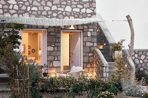 Deluxe Suite with Sea View and Hot Tub - Ground Floor | Terraza o patio